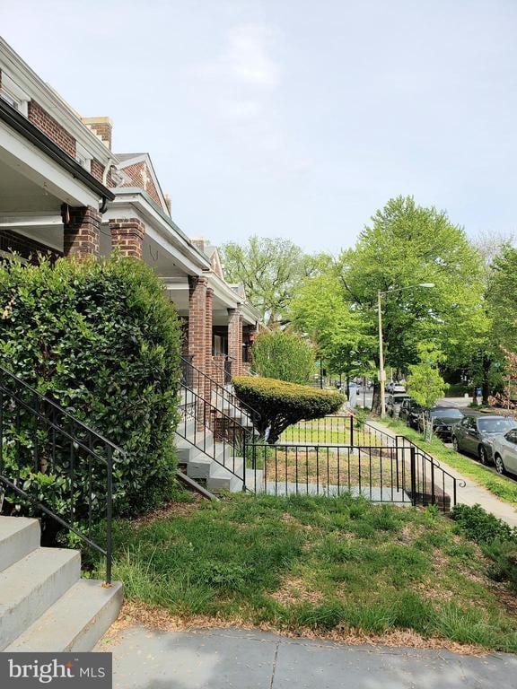 Building Photo - 1618 D St NE