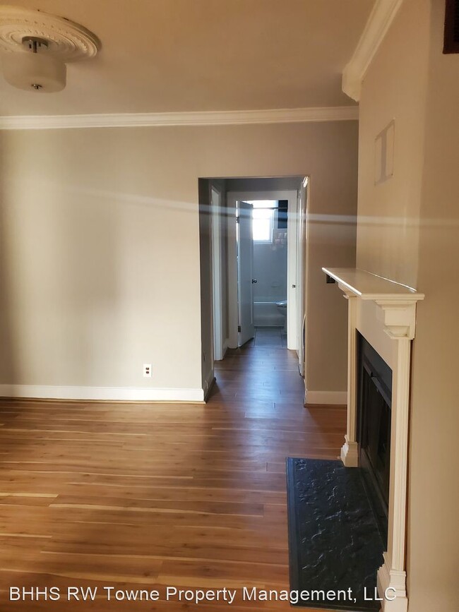 Building Photo - 2 br, 1 bath House - 742 Washington Park #B5