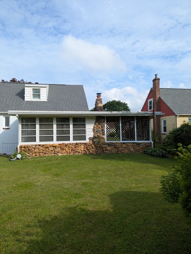 Building Photo - 715 Lehigh Rd