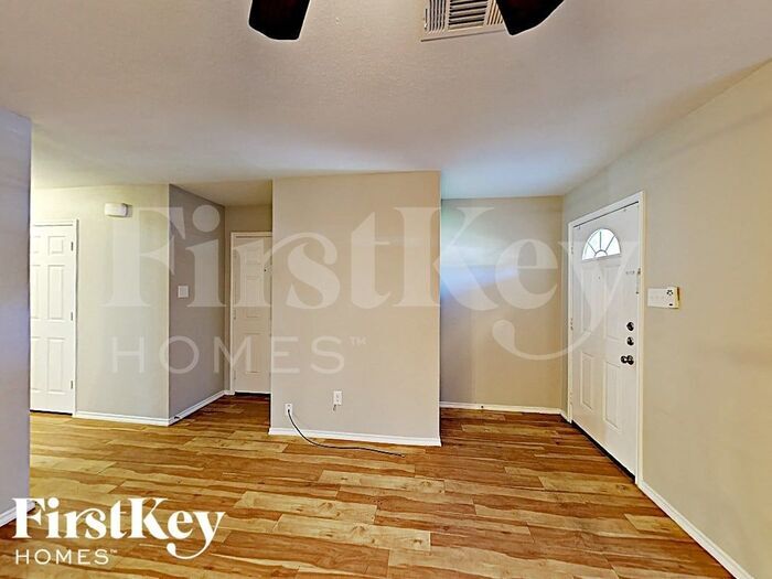 Building Photo - 809 Tuskegee St