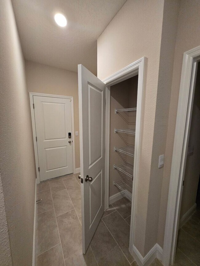 Building Photo - Welcome to the beautiful Finley Woods comm...