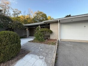 Building Photo - 9 Truman Ct