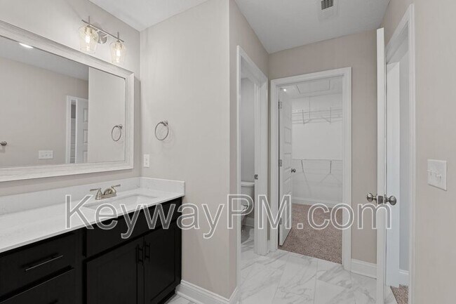 Building Photo - 2024 Denmark Ave SE