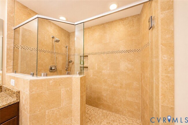 Building Photo - 5421 Hickory Ann Dr
