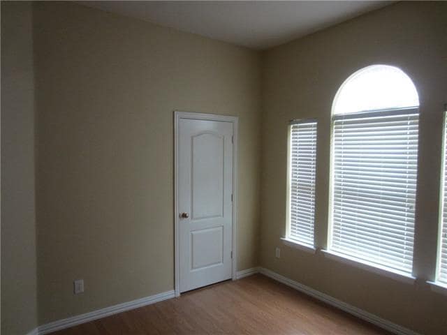 Building Photo - 1800 Chester Dr