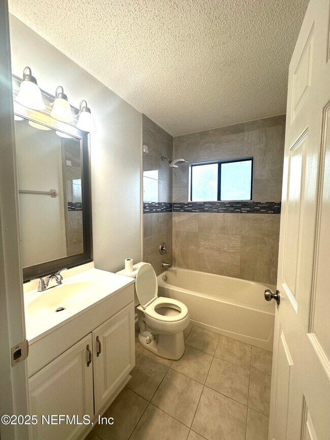 Building Photo - 345 Wildberry Ct