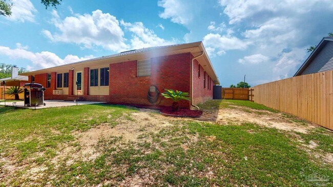 Building Photo - 4444 Piedmont Way