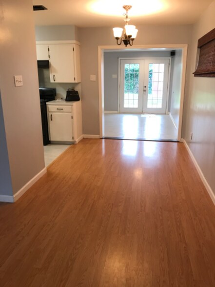 Building Photo - 443 Normandy Rd