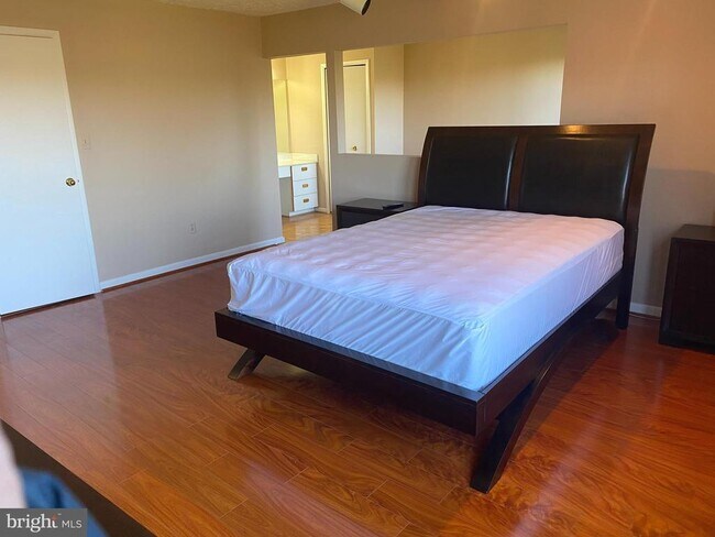 Building Photo - 2109 Woodbox Ln