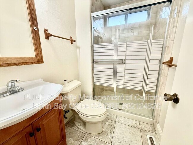 Building Photo - 804 Parent Way