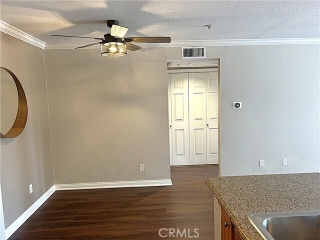 Building Photo - 1020 Vista Del Cerro Dr