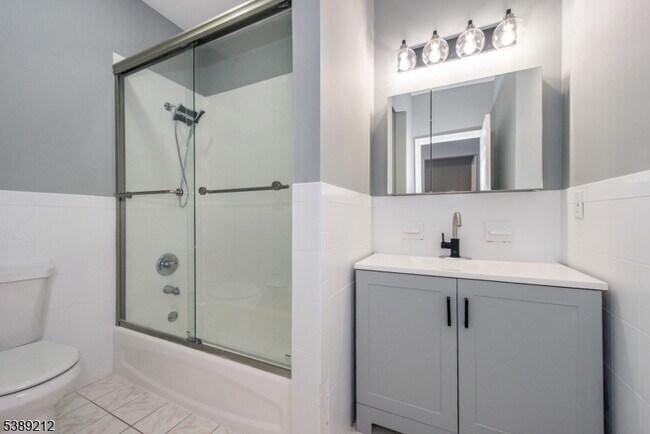 Building Photo - 1878 Springfield Ave