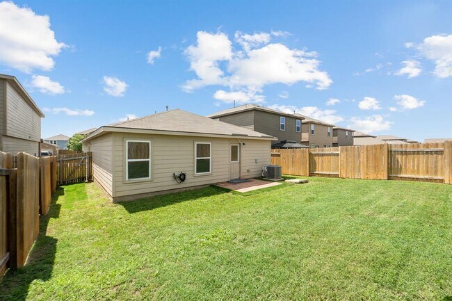 Building Photo - 1326 Amy Dr