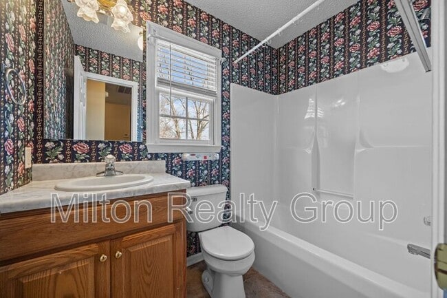 Building Photo - 101 Fairwoods Ct