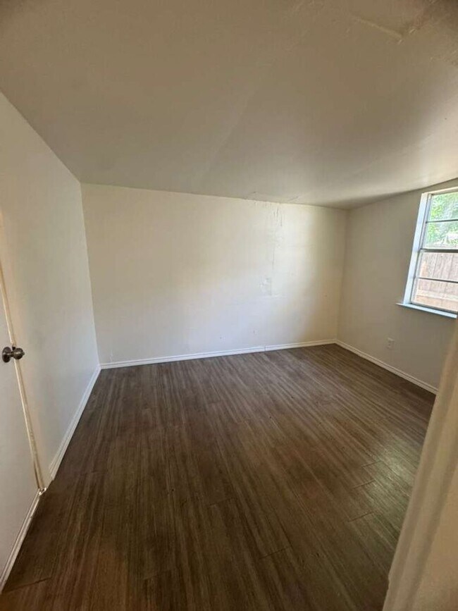 Building Photo - A hassle-free lifestyle