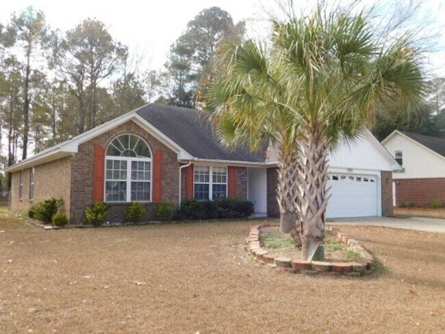 Building Photo - 3560 Oleander Dr