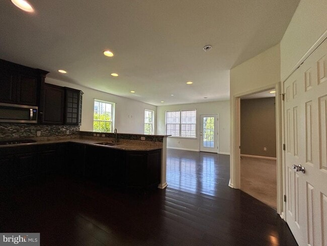 Building Photo - 106 Sirius Dr