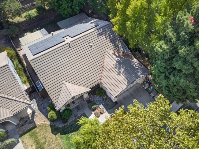 Building Photo - 1647 Gateway Dr