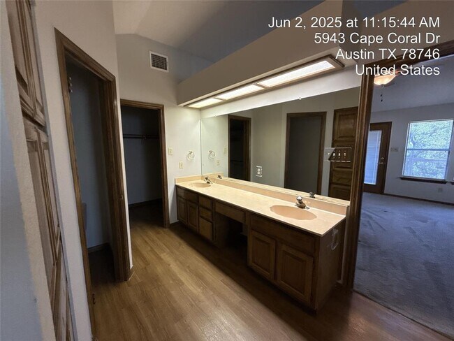 Building Photo - 5943 Cape Coral Dr