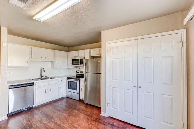 Building Photo - 2501 Schwald Rd