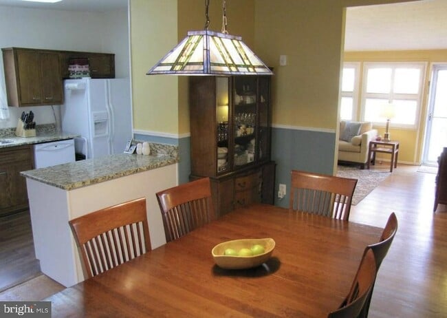 Building Photo - 715 Marshall Ave