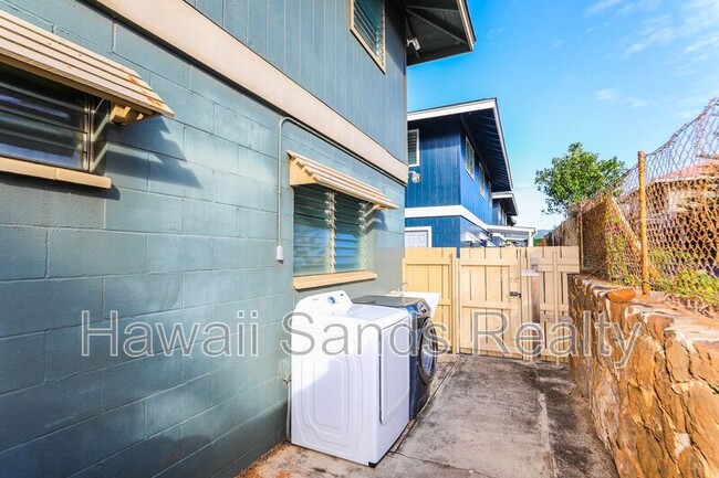 Building Photo - 3331 Hayden St