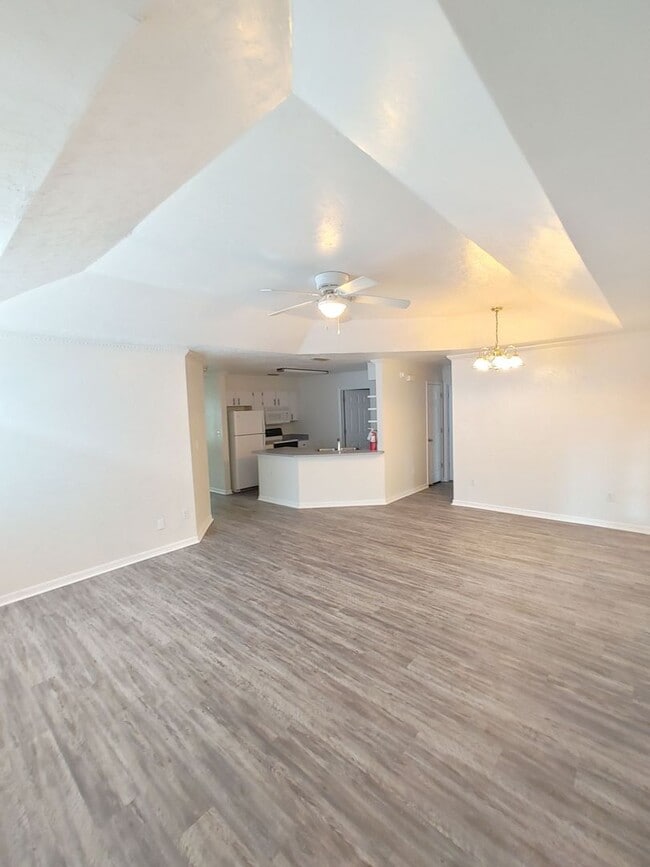 Primary Photo - 2/2 House with Garage in Palm Grove