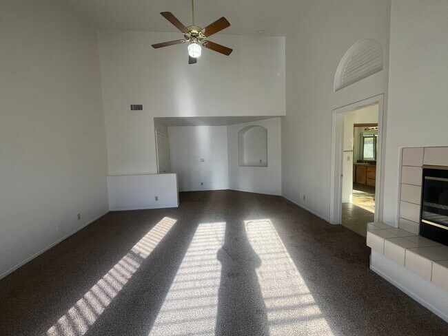 Building Photo - Desert Shores Beauty is like living in your own personal suite!