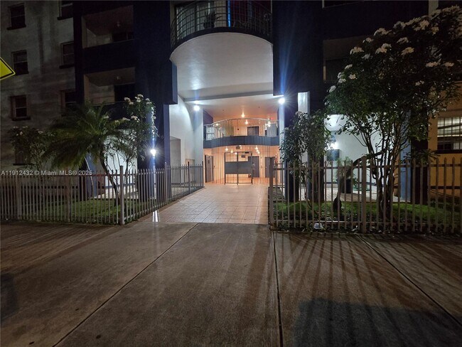 Building Photo - 546 SW 1st St