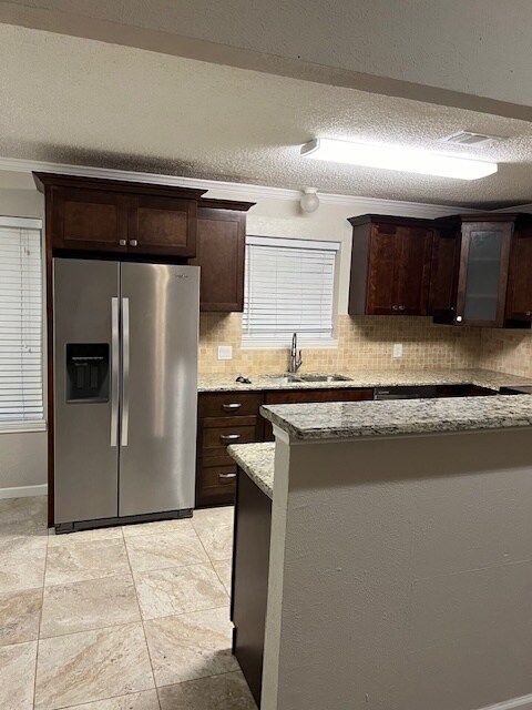 Building Photo - 3705 W Pioneer Pkwy