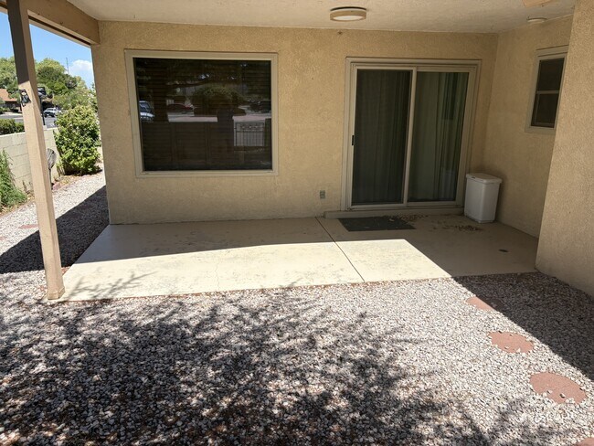 Building Photo - 10600 Towne Park Dr NE