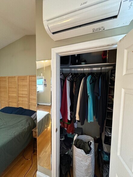 Building Photo - 282 Summer St