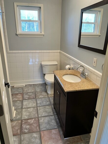 Walls have been painted - 4716 McCahill Rd