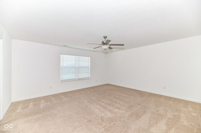 Building Photo - 5375 Maywood Dr