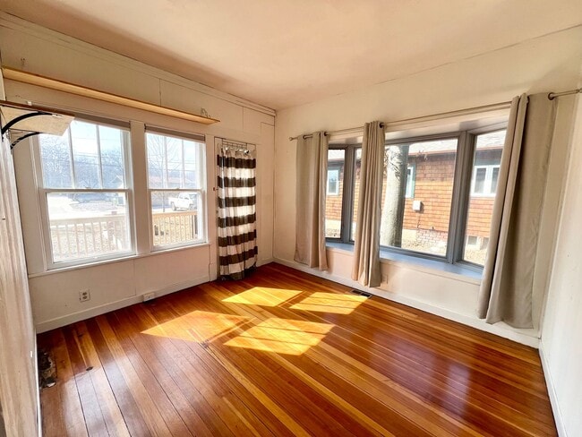 Building Photo - Huge Home Full of Character in the heart of MHK