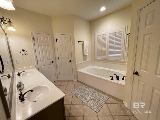 Building Photo - 31072 Oakleigh Dr