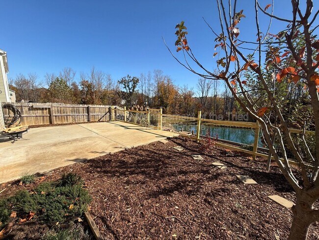 Building Photo - 610 Spaulding St