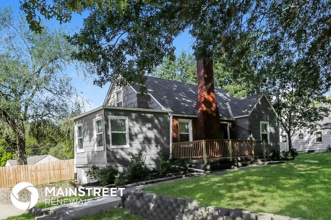 Building Photo - 5212 N Spruce Ave