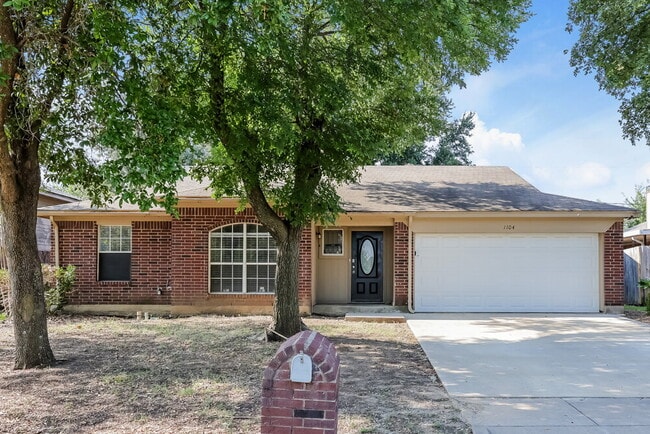 Building Photo - 1104 Havenbrook Dr