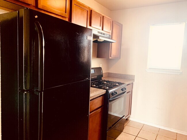 Building Photo - 7504 Howard St