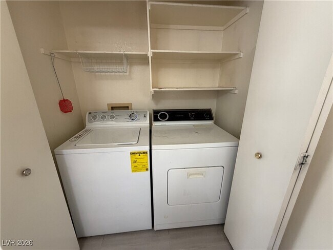 Building Photo - 2335 Bowstring Dr