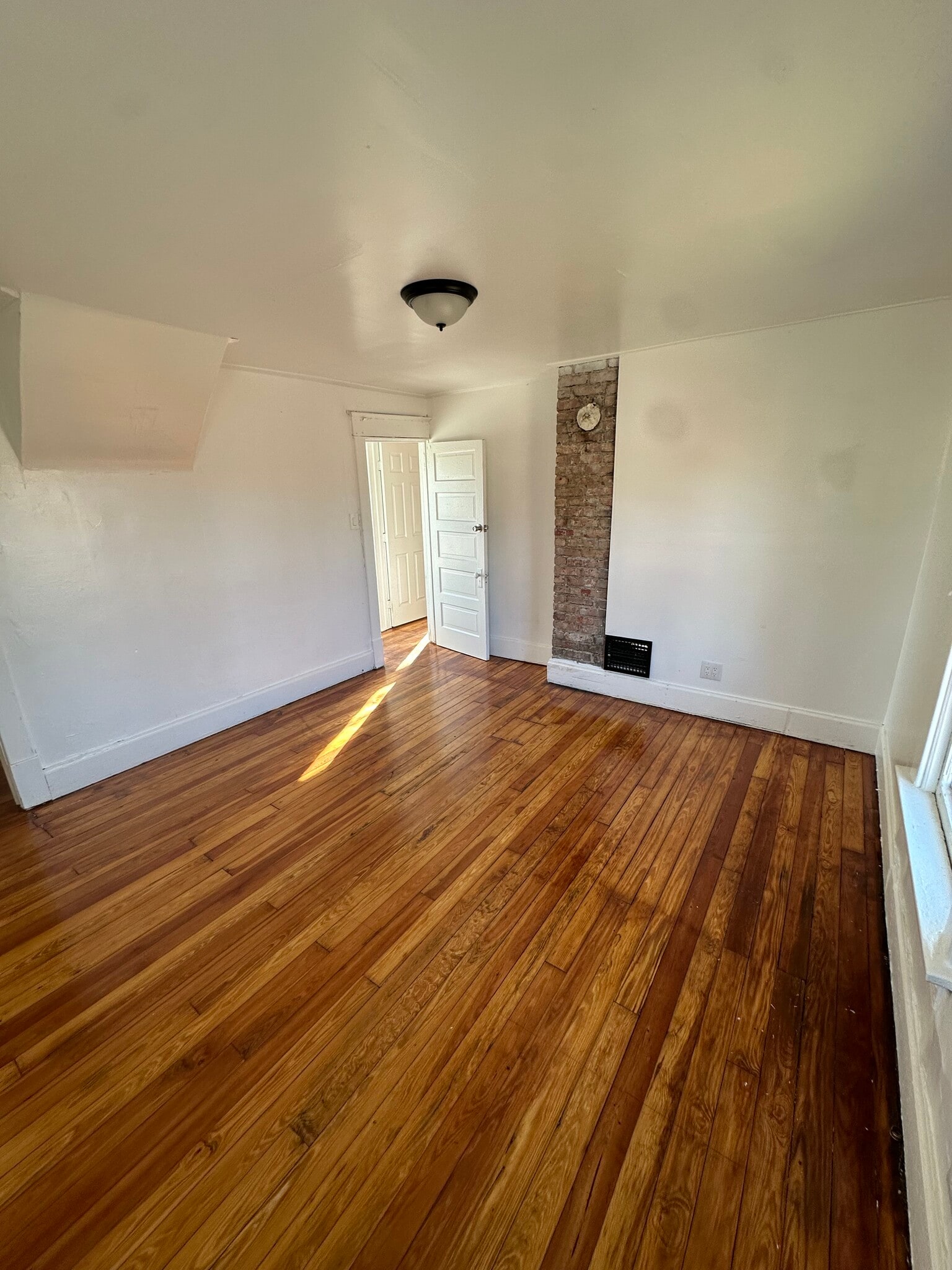 Living room - 1107 Wallis Ave