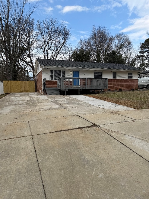 Building Photo - 4217 Colebrook Rd