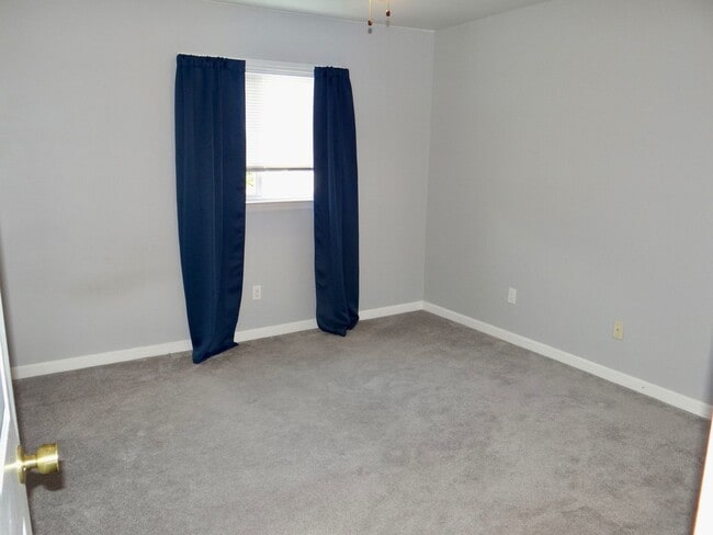 Building Photo - Spacious 2 bed/2 bath Deer Creek Villas-Su...
