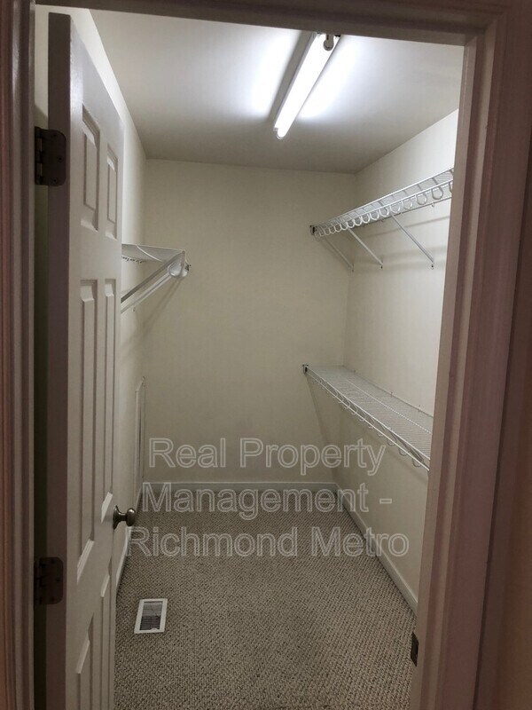 Building Photo - 409 Wilmer Ave