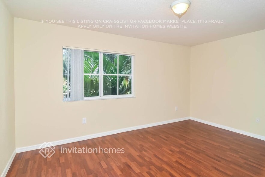 Building Photo - 5030 SW 126th Ave