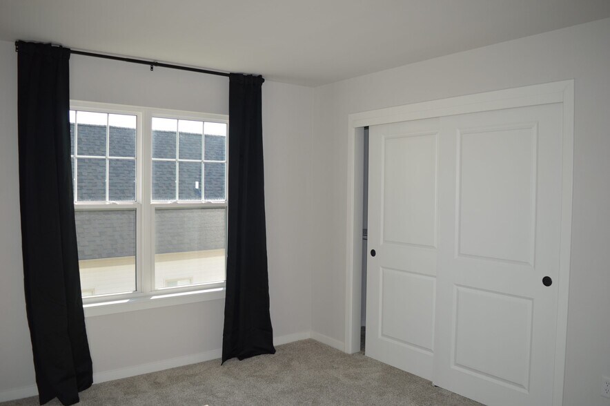 Building Photo - 4832 Lacy Rd