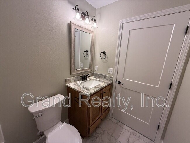 Building Photo - 4886 E Spencer Field Rd