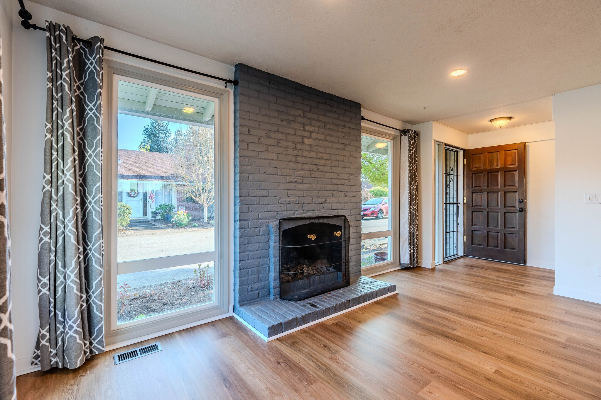 Building Photo - 14225 SW Rocklynn Pl