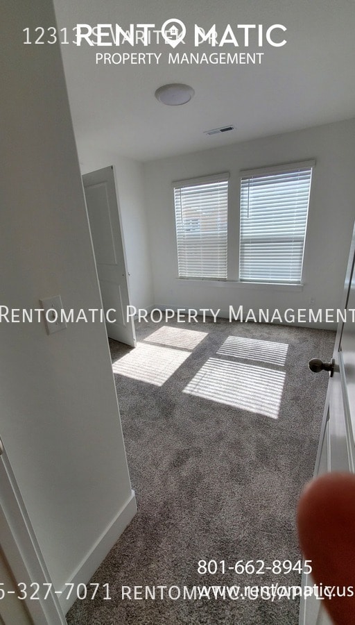 Building Photo - 12313 S Varitek Dr